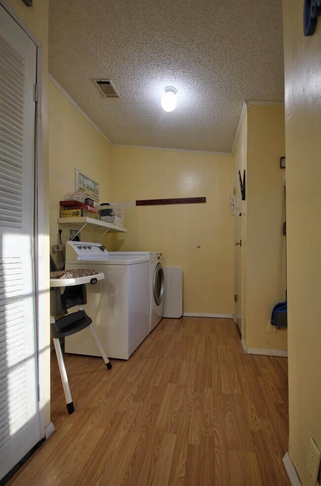 Building Photo - 1504 TX-261