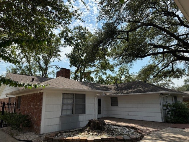 Building Photo - 1826 Chimney Rock Rd