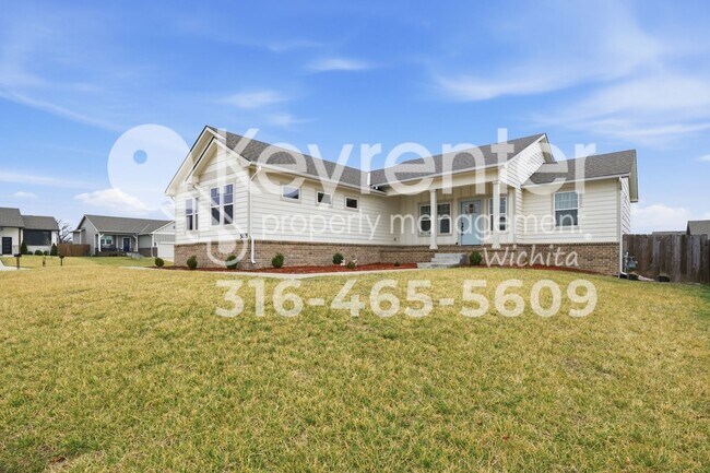 Building Photo - Beautiful 5 bedroom home near highways and schools!