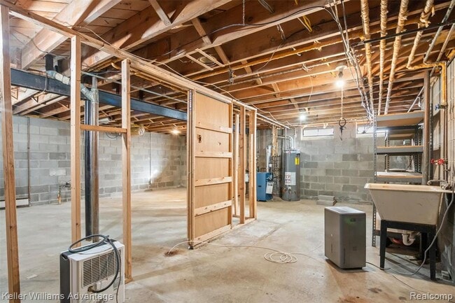 Building Photo - 14377 Cranston St