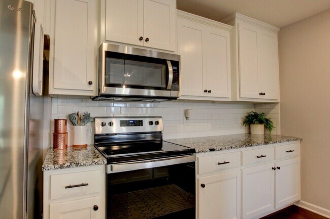 Building Photo - 715 Jodine Ann Dr