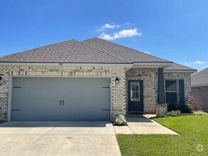 Building Photo - 3 Bedroom, 2 bathroom in Twin Beech Estate...