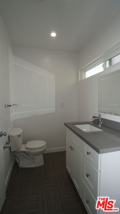 Building Photo - 844 6th St