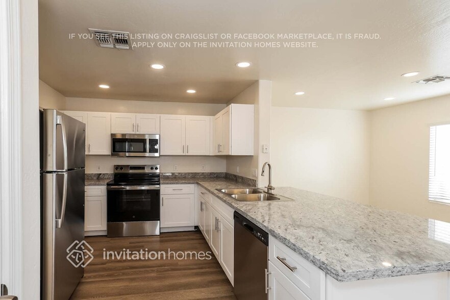 Building Photo - 4210 N 113th Dr