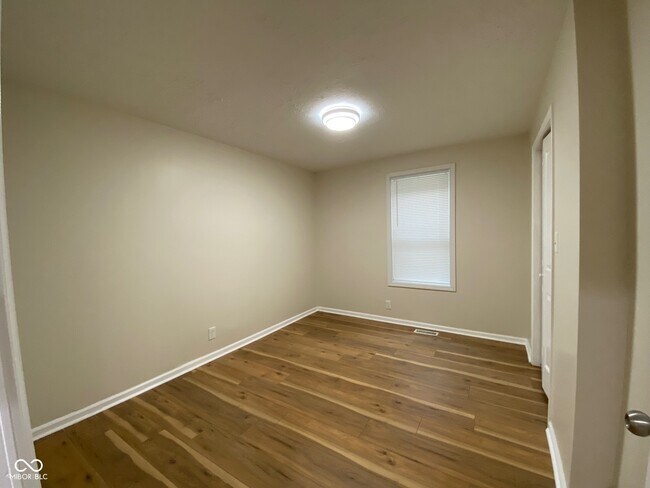 Building Photo - 3903 Rookwood Ave