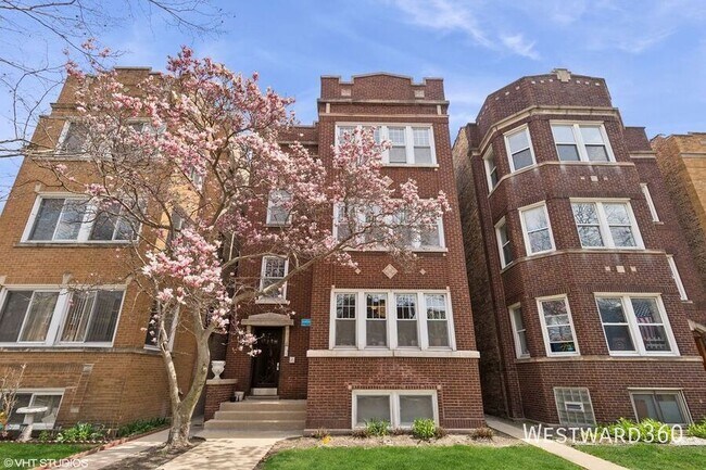Building Photo - 5017 N California Ave