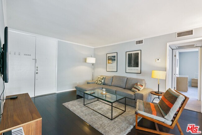 Building Photo - 843 4th St