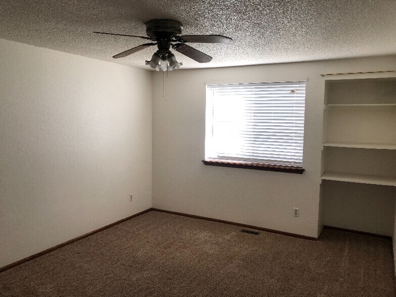 Building Photo - 5033 W 73rd Ave