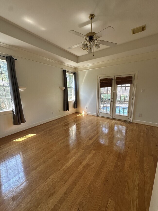 Building Photo - 1648 Lakeside Enclave Dr