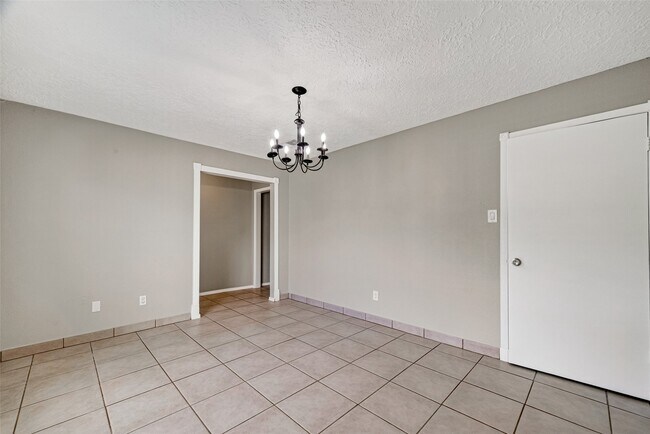 Building Photo - 16614 Blackhawk Blvd