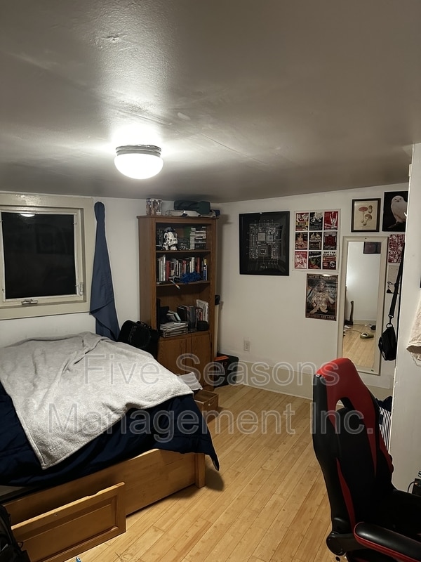 Building Photo - 32 Intervale Ave