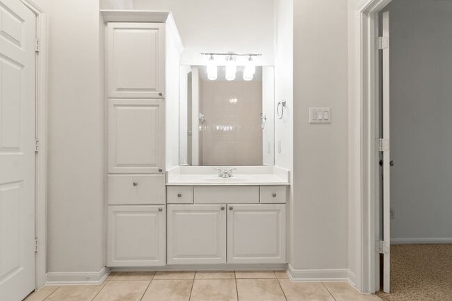 Building Photo - 5351 McCulloch Cir