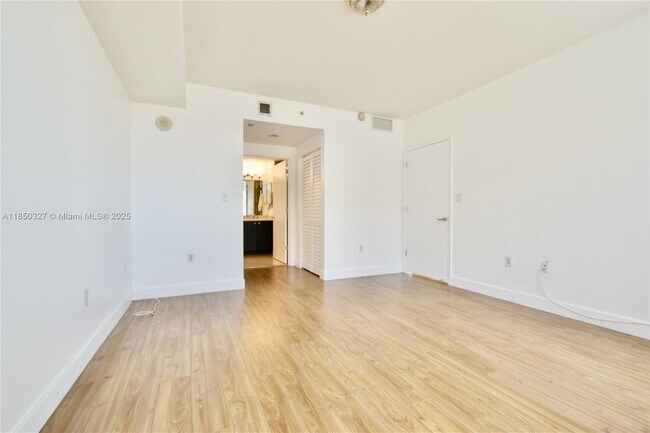 Building Photo - 4100 Salzedo St