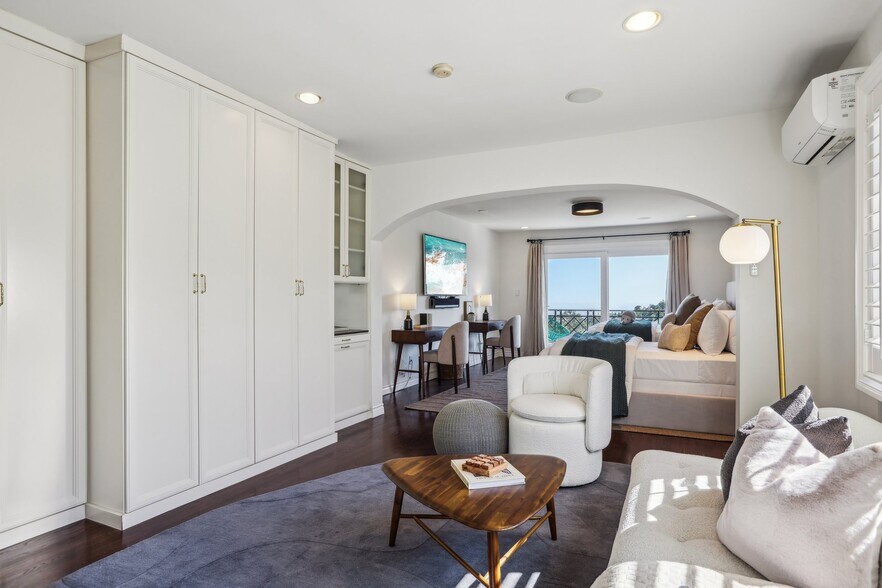 Building Photo - 2411 Mount Olympus Dr