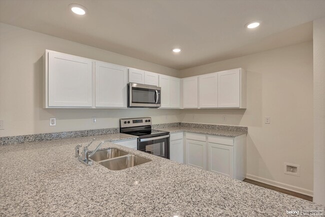 Building Photo - 45081 Red Brick Dr