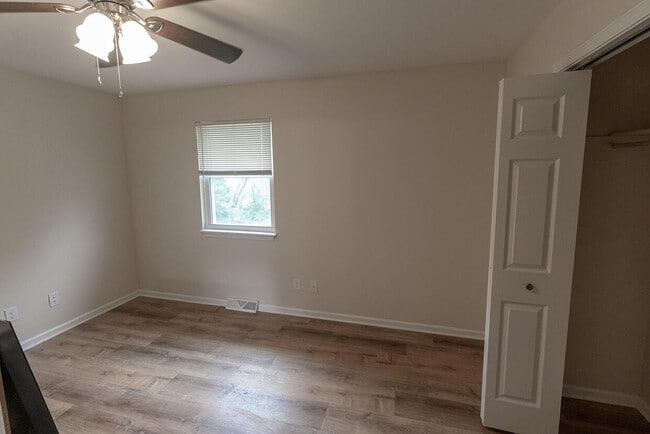 Building Photo - 1916 Mirtle Grove Ct