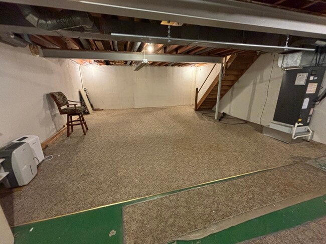 Building Photo - 2004 Hale Ct