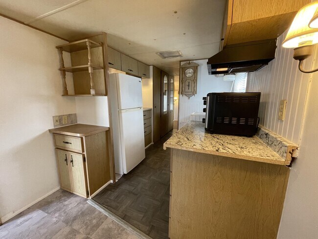 Building Photo - 30346 FL-78