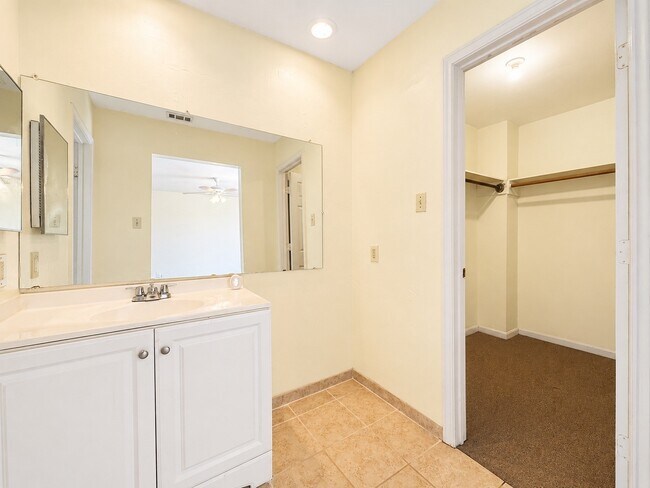 Building Photo - 12504 Autumn Leaf Ln