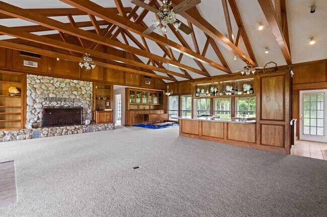 Building Photo - 890 Sally Lake Rd