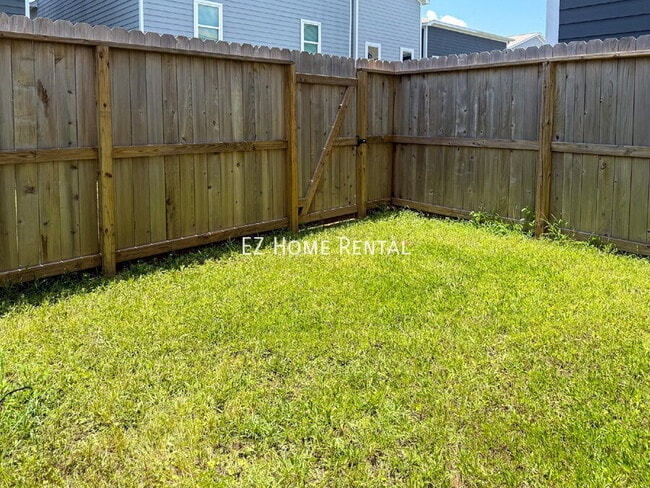 Building Photo - 4939 Ambient Dr