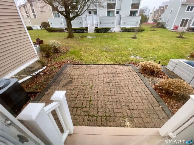 Building Photo - 65 Sandpiper Crescent