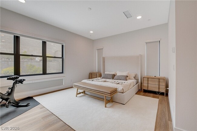 Building Photo - 779 Willits St