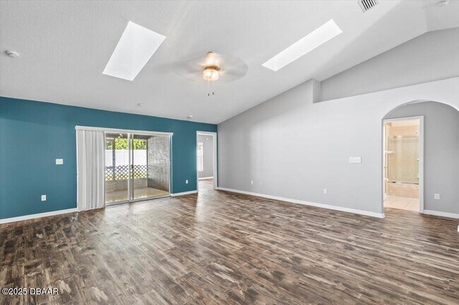 Building Photo - 39 Whitcock Ln