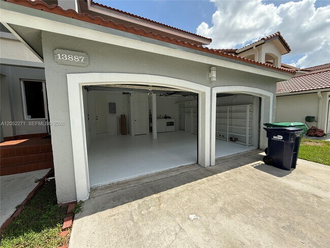 Building Photo - 13889 SW 103rd Ln