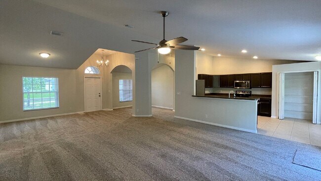 Building Photo - Pet-Friendly 3BR/3BA Single-Family Home in Port Saint Lucie