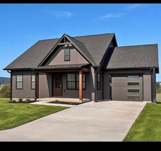 Building Photo - 1113 Dahl Rd