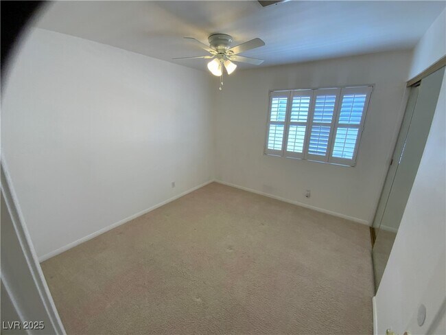 Building Photo - 3030 Cooper Creek Dr