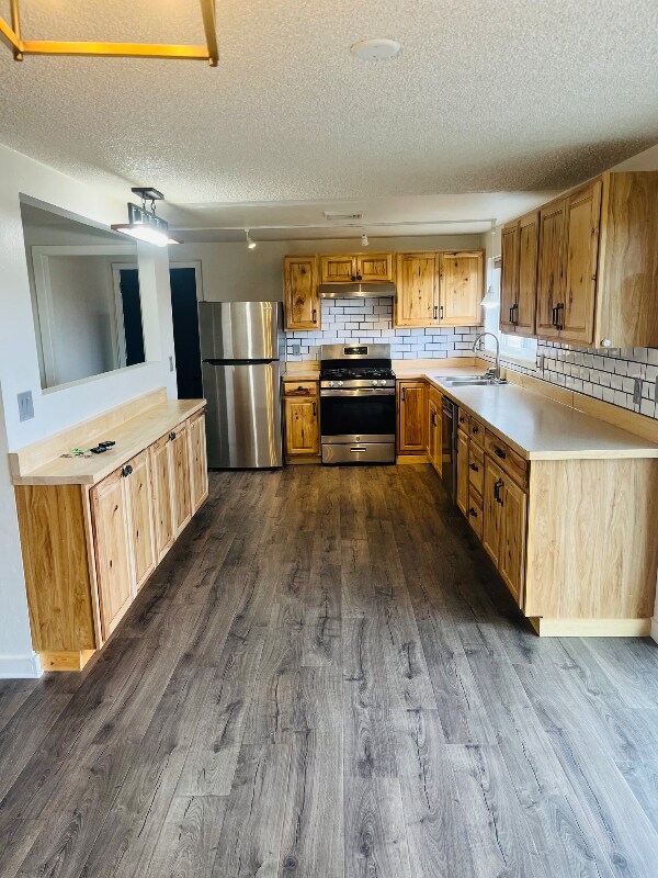 Building Photo - 145 Sunset Dr