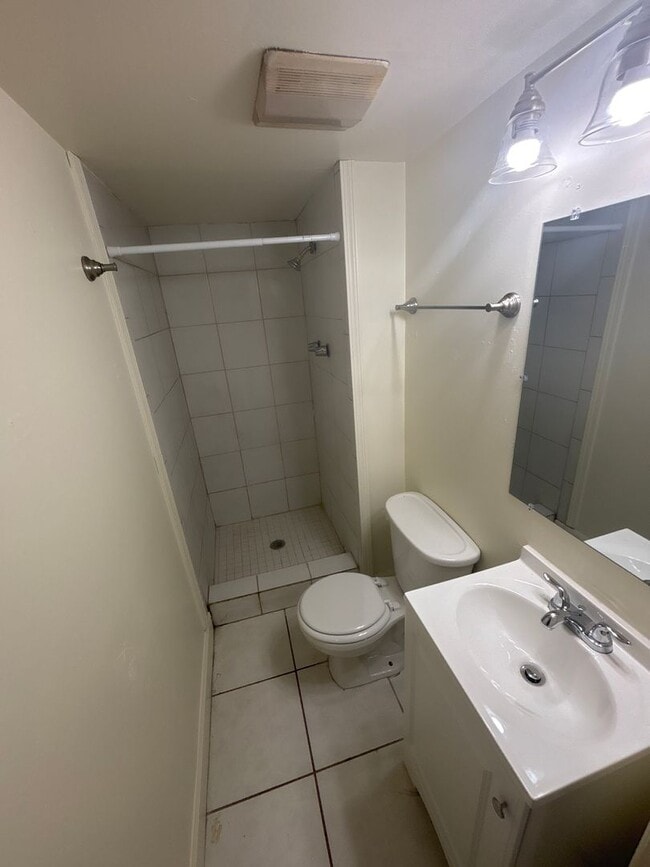 Building Photo - 3-Bed, 2-Bath Home on Lowell St in Tallahassee