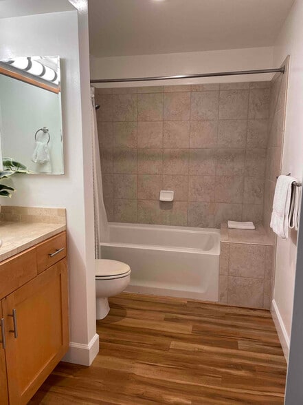 Building Photo - 75-5669-5669 Kuakini Hwy