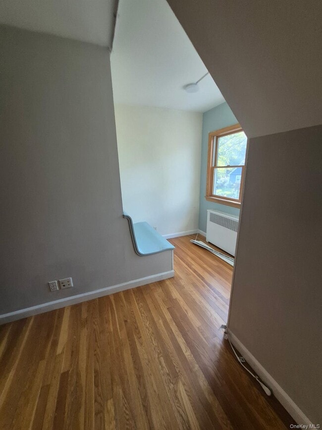 Building Photo - 3 Meadowbrook Dr