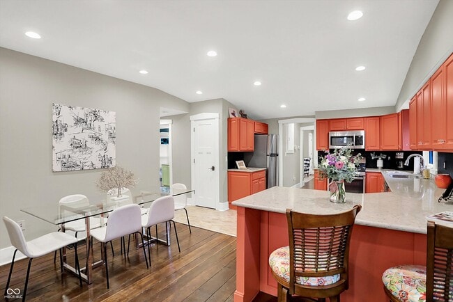 Building Photo - 140 N Main St