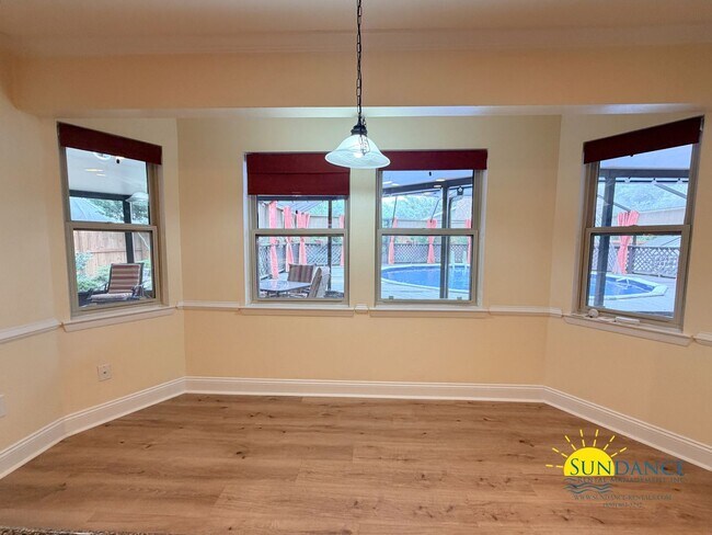 Building Photo - Stunning 3 Bedroom Home in Valparaiso with In-ground pool!