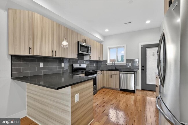 Building Photo - 431 W Norris St