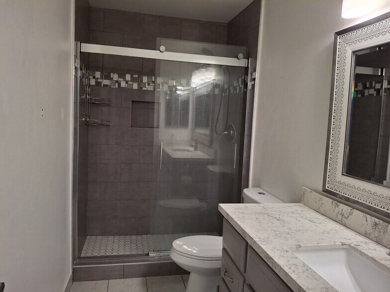 Building Photo - 34141 La Serena Dr