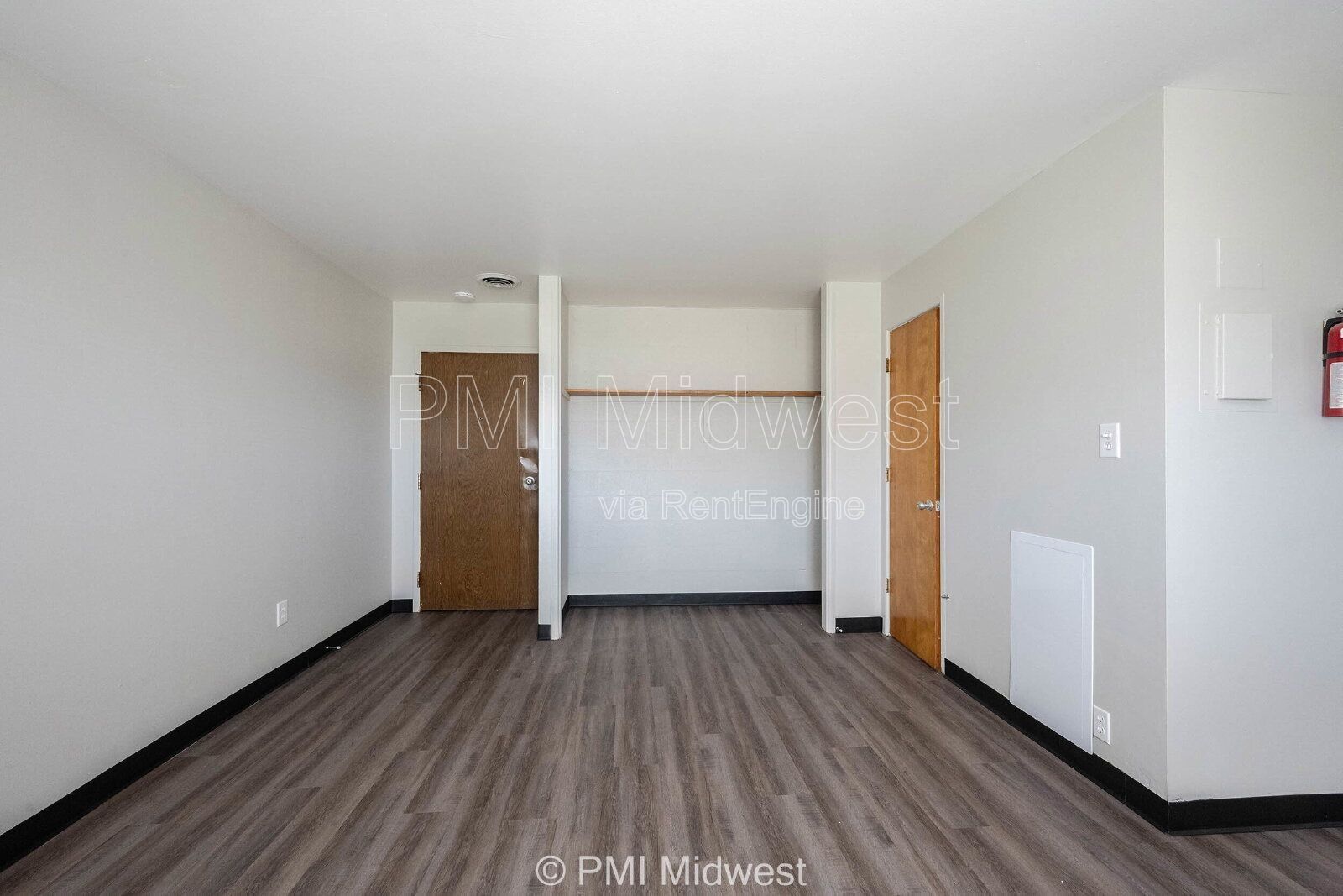 Building Photo - 4985 N Franklin Rd