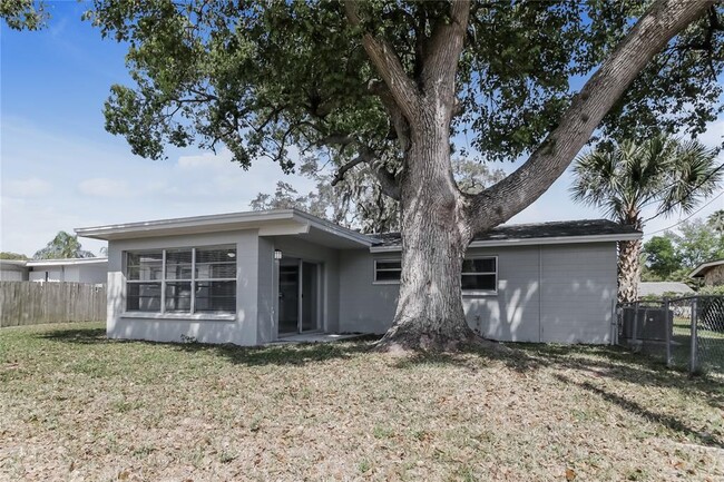 Building Photo - 2844 Oak Lea Dr