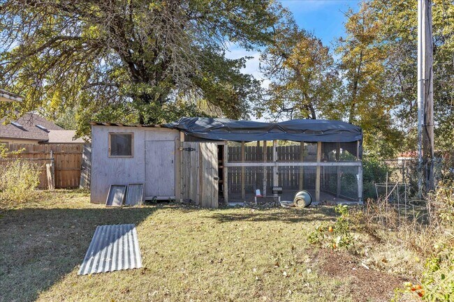 Building Photo - 8929 NE 52nd St