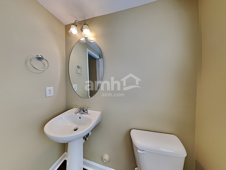 Building Photo - 3779 Marshlane Way