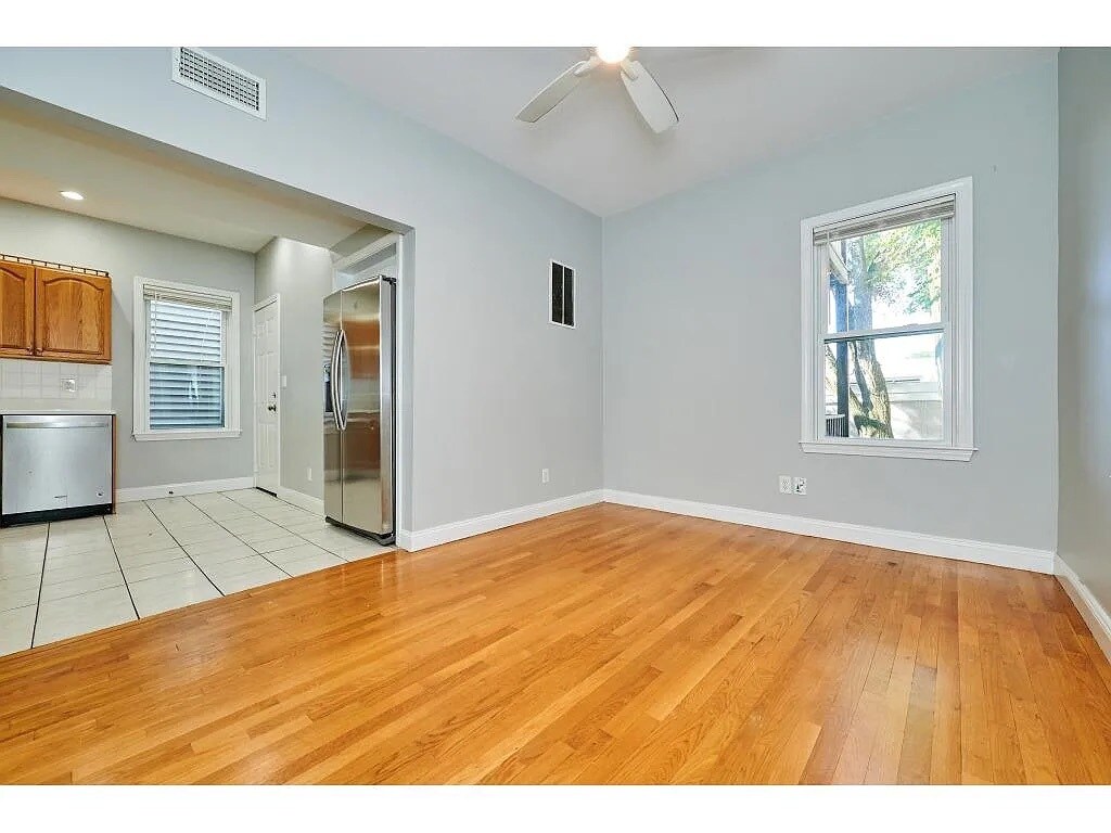 Building Photo - 5 Transit St