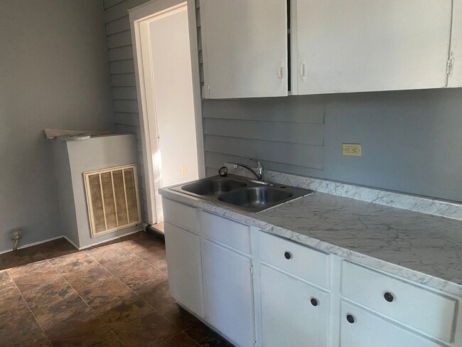 Building Photo - Orangeburg Ranch