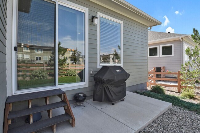Building Photo - Single Family w/ Elegance