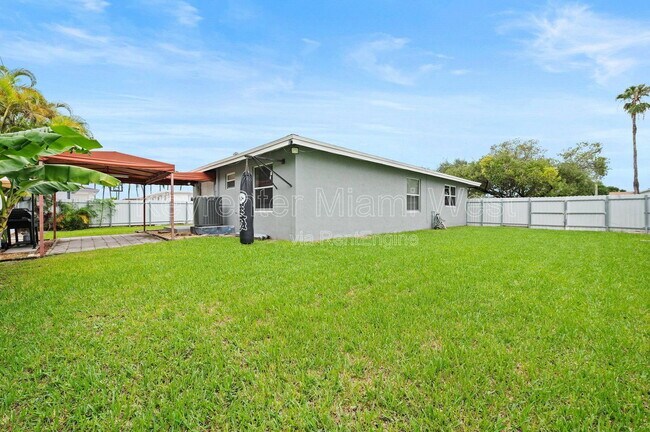 Building Photo - 14290 SW 287th St