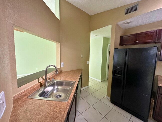 Building Photo - 2410 SW 87th Terrace