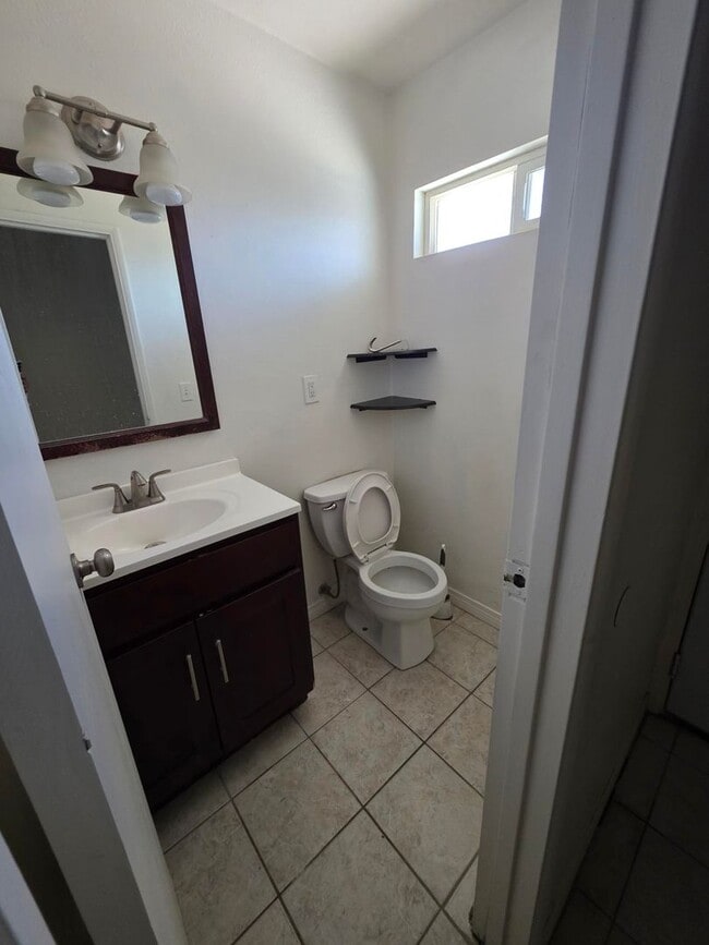 Building Photo - Charming 3-Bedroom Home on Spacious Corner...